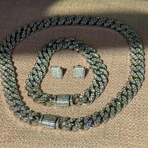 Elegant Silver Jewelry Set